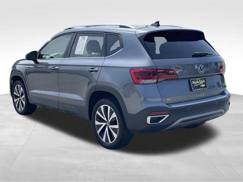 Used 2022 Volkswagen Taos SE FWD image 6