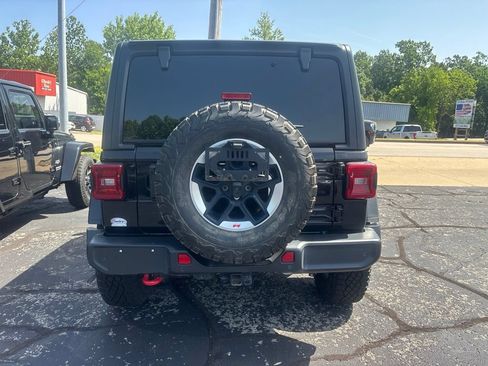 Used 2022 Jeep Wrangler Unlimited Rubicon w/ Cold Weather Group AWD/4WD image 4