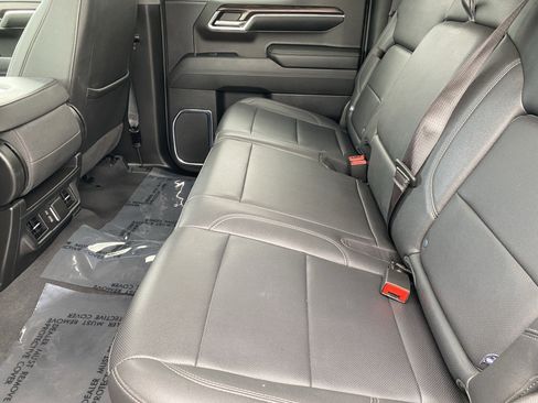 Used 2024 GMC Sierra 1500 SLT image 13