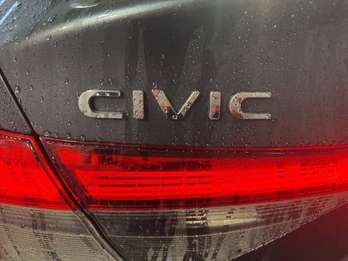 Used 2022 Honda Civic EX image 11