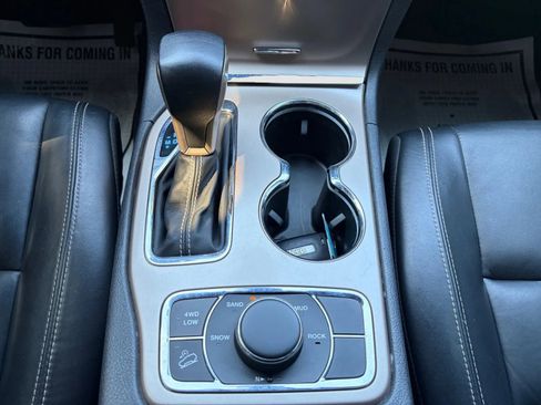 Used 2017 Jeep Grand Cherokee Limited AWD/4WD image 27