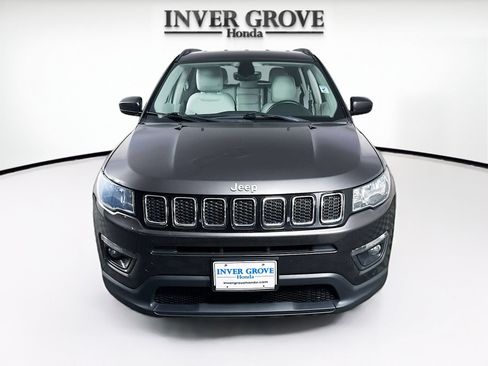 Used 2017 Jeep Compass Latitude w/ Popular Equipment Group AWD/4WD image 2