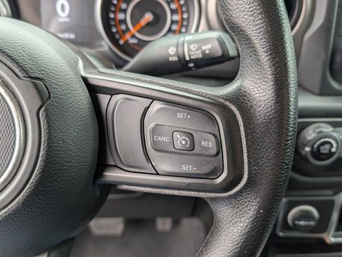 Used 2020 Jeep Gladiator Sport image 19