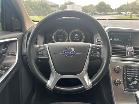 Used 2013 Volvo XC60 T6 AWD/4WD image 16