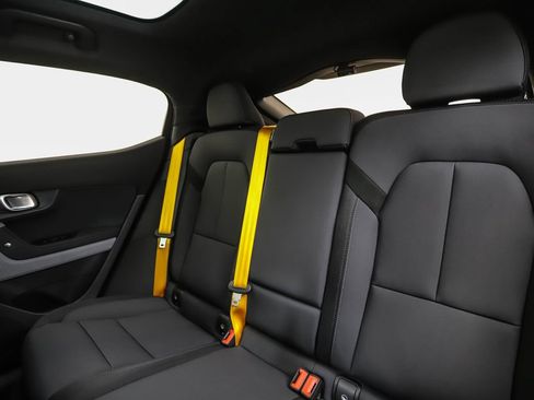 Used 2022 Polestar Polestar 2 w/ Performance Package AWD/4WD image 23