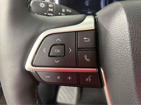 Used 2025 Toyota Highlander Platinum image 22