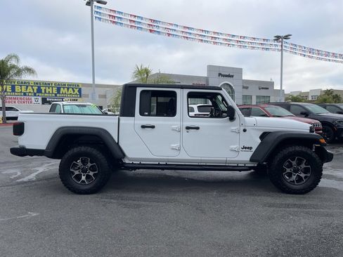 Used 2020 Jeep Gladiator Sport w/ Quick Order Package 24S image 7
