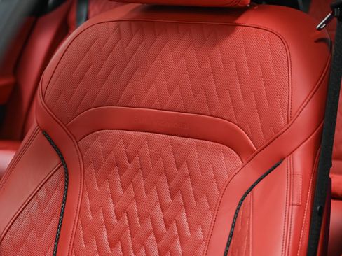 Used 2022 BMW ALPINA B7 xDrive w/ Luxury Rear Seating Package image 28