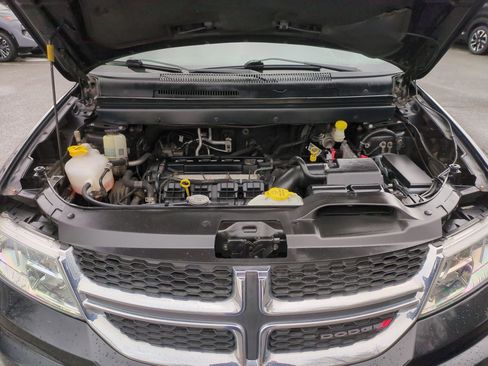 Used 2016 Dodge Journey SE w/ Flexible Seating Group image 16