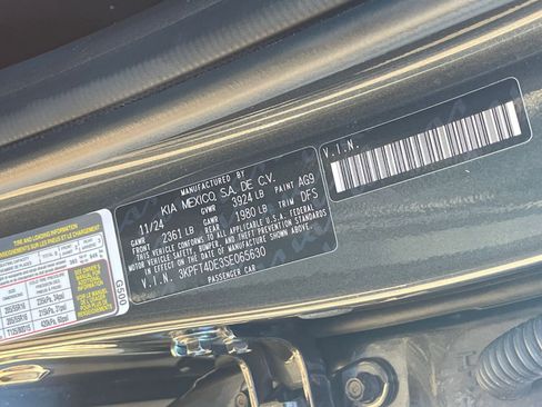 Used 2025 Kia K4 LXS image 28