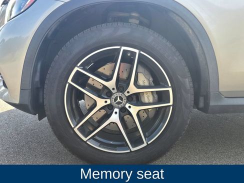 Used 2019 Mercedes-Benz GLC 300 4MATIC image 8