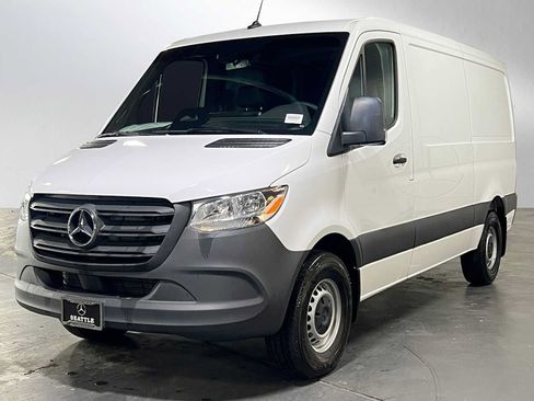 Used 2025 Mercedes-Benz Sprinter 2500 image 7