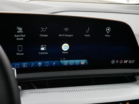 Certified 2025 Cadillac Optiq Luxury 2 w/ LPO, Floor Liner Package image 22