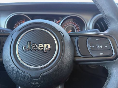 Used 2023 Jeep Gladiator Sport image 26