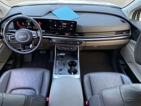 Used 2025 Kia Carnival FWD image 51