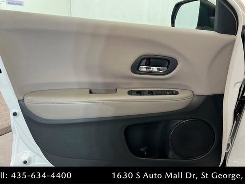 Used 2016 Honda HR-V LX image 14