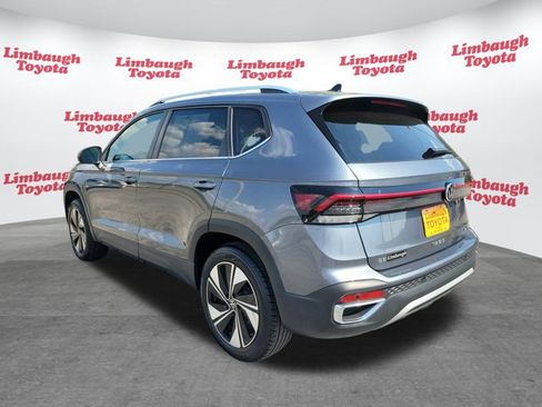 Used 2025 Volkswagen Taos SE image 26