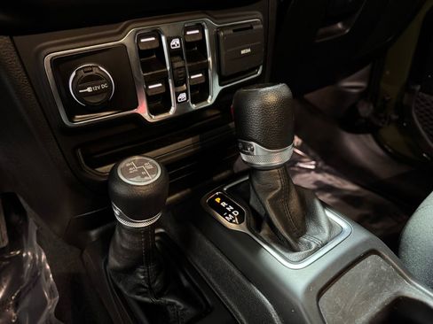 Used 2023 Jeep Wrangler Unlimited w/ Cold Weather Group image 19