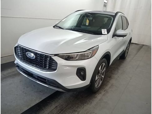 Used 2025 Ford Escape Platinum AWD/4WD image 1