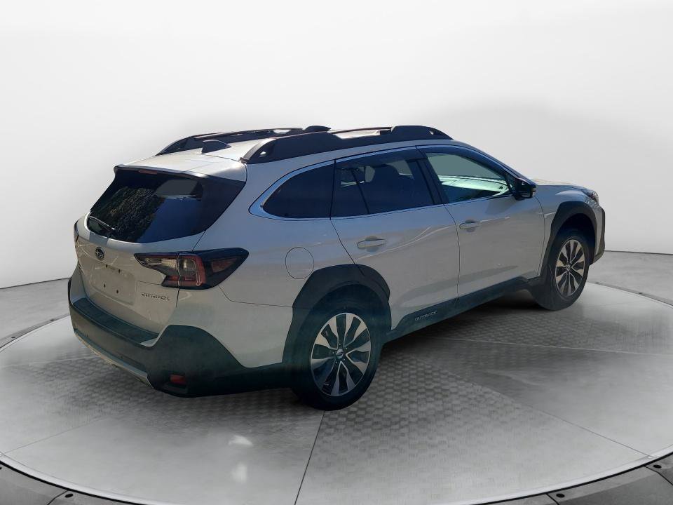 Used 2023 Subaru Outback Limited AWD/4WD image 7