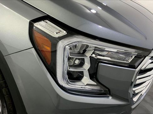 Used 2023 GMC Terrain SLT AWD/4WD image 27