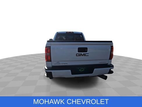 Used 2019 GMC Sierra 2500 Denali w/ Duramax Plus Package AWD/4WD image 7