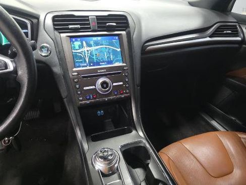 Used 2019 Ford Fusion Titanium FWD image 10