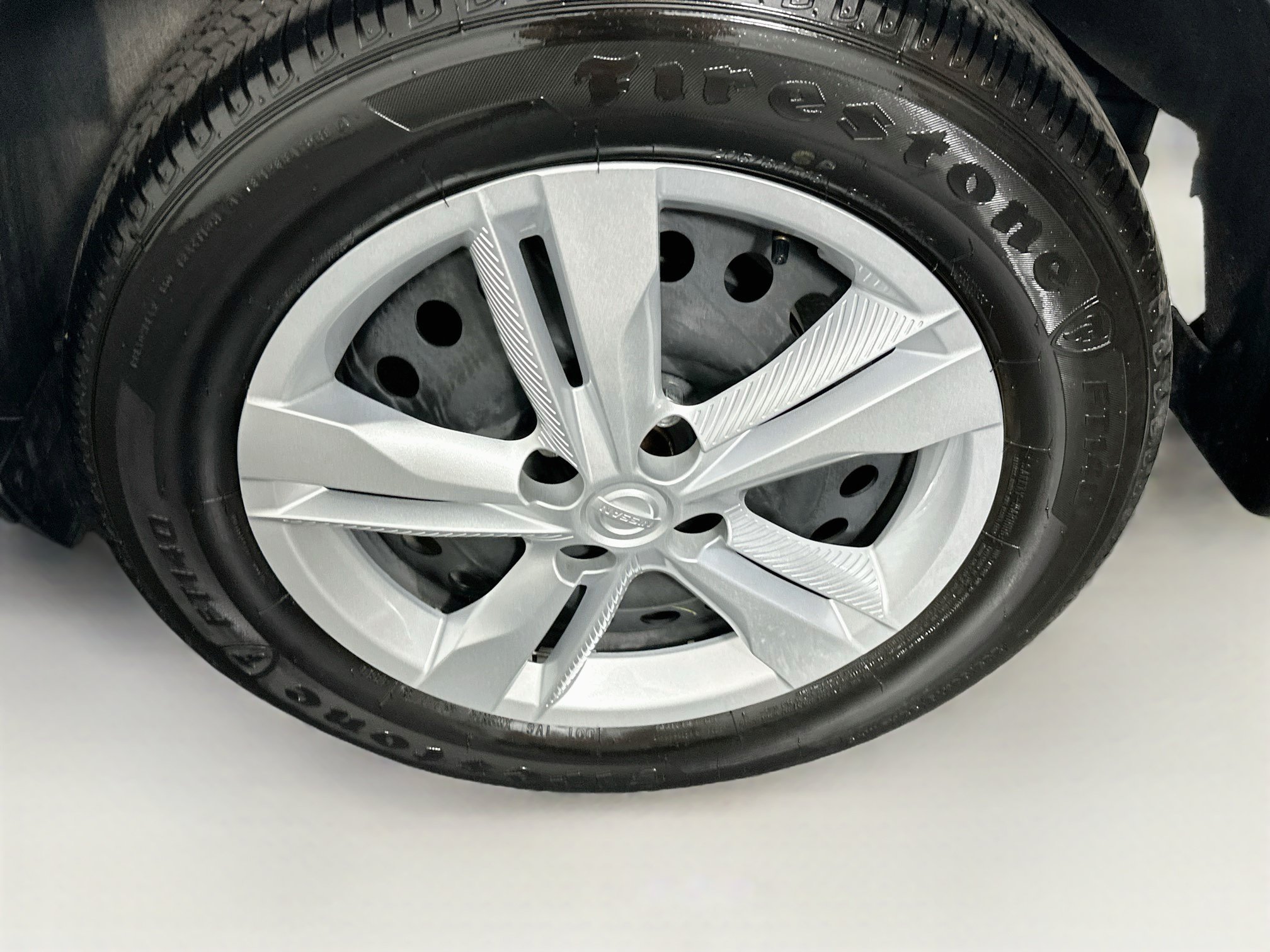 Used 2025 Nissan Kicks Play S FWD image 11