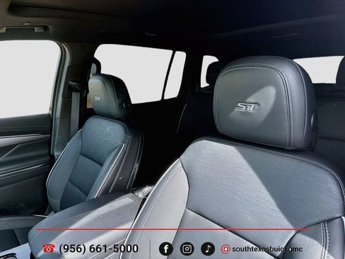 Used 2025 Buick Enclave Sport Touring w/ Power Package FWD image 14