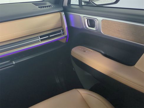 Used 2025 Hyundai Santa Fe Limited image 20