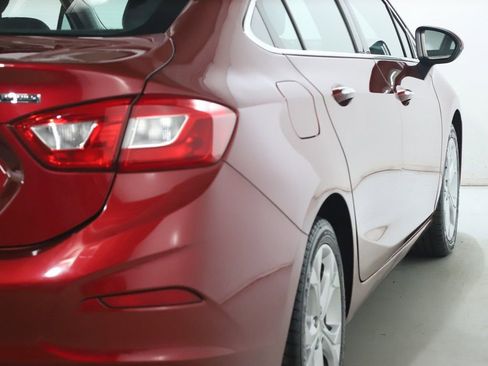 Used 2018 Chevrolet Cruze Premier image 44