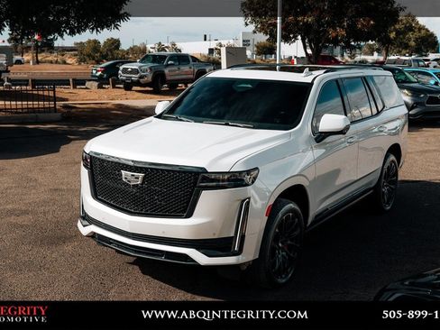 Used 2024 Cadillac Escalade Sport Platinum AWD/4WD image 13