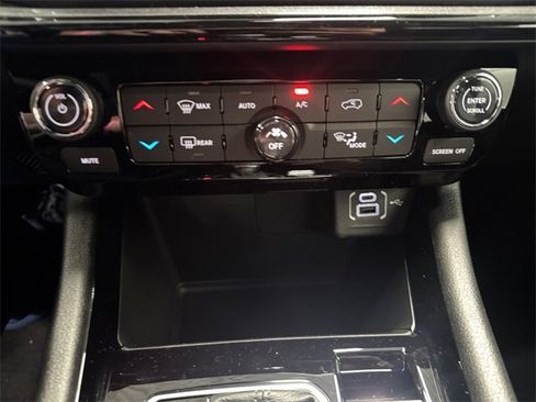 New 2026 Jeep Compass Limited image 15