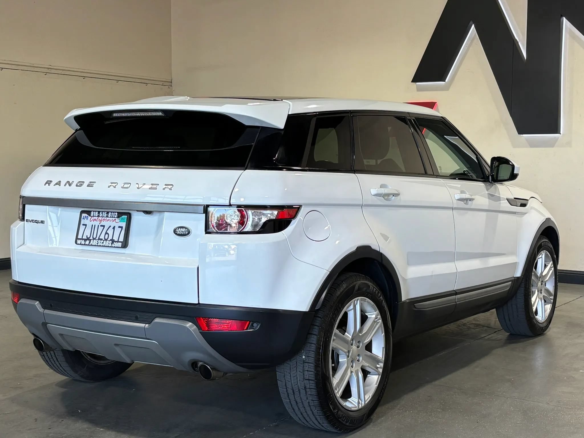 Used 2015 Land Rover Range Rover Evoque Pure Plus AWD/4WD image 4