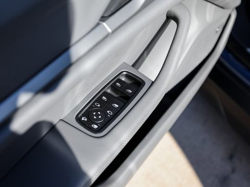 Certified 2025 Porsche Taycan image 23