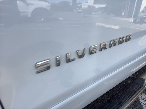 Used 2018 Chevrolet Silverado 1500 LT w/ All Star Edition image 3