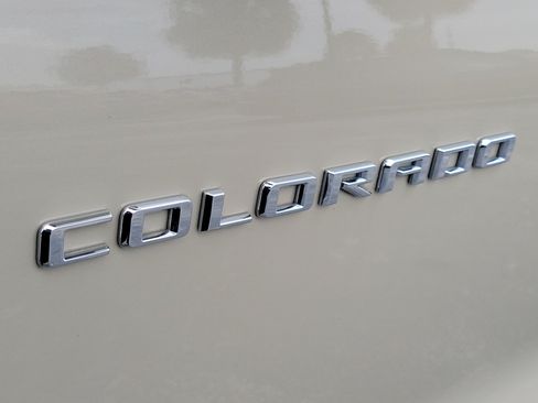 Used 2023 Chevrolet Colorado Trail Boss w/ Technology Package AWD/4WD image 11