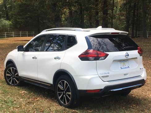 Used 2018 Nissan Rogue SL w/ Premium Package AWD/4WD image 3
