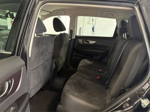 Used 2016 Nissan Rogue SV w/ SV Premium Package image 10