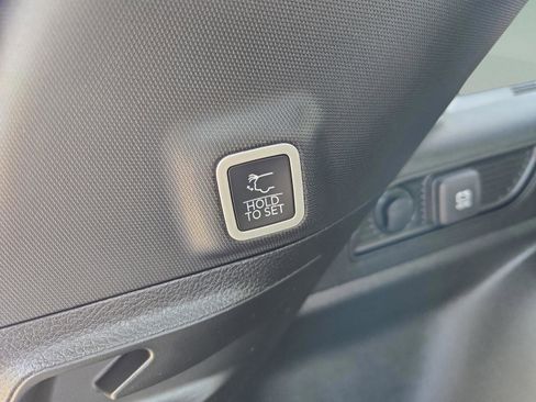 New 2025 Jeep Grand Cherokee Altitude image 14