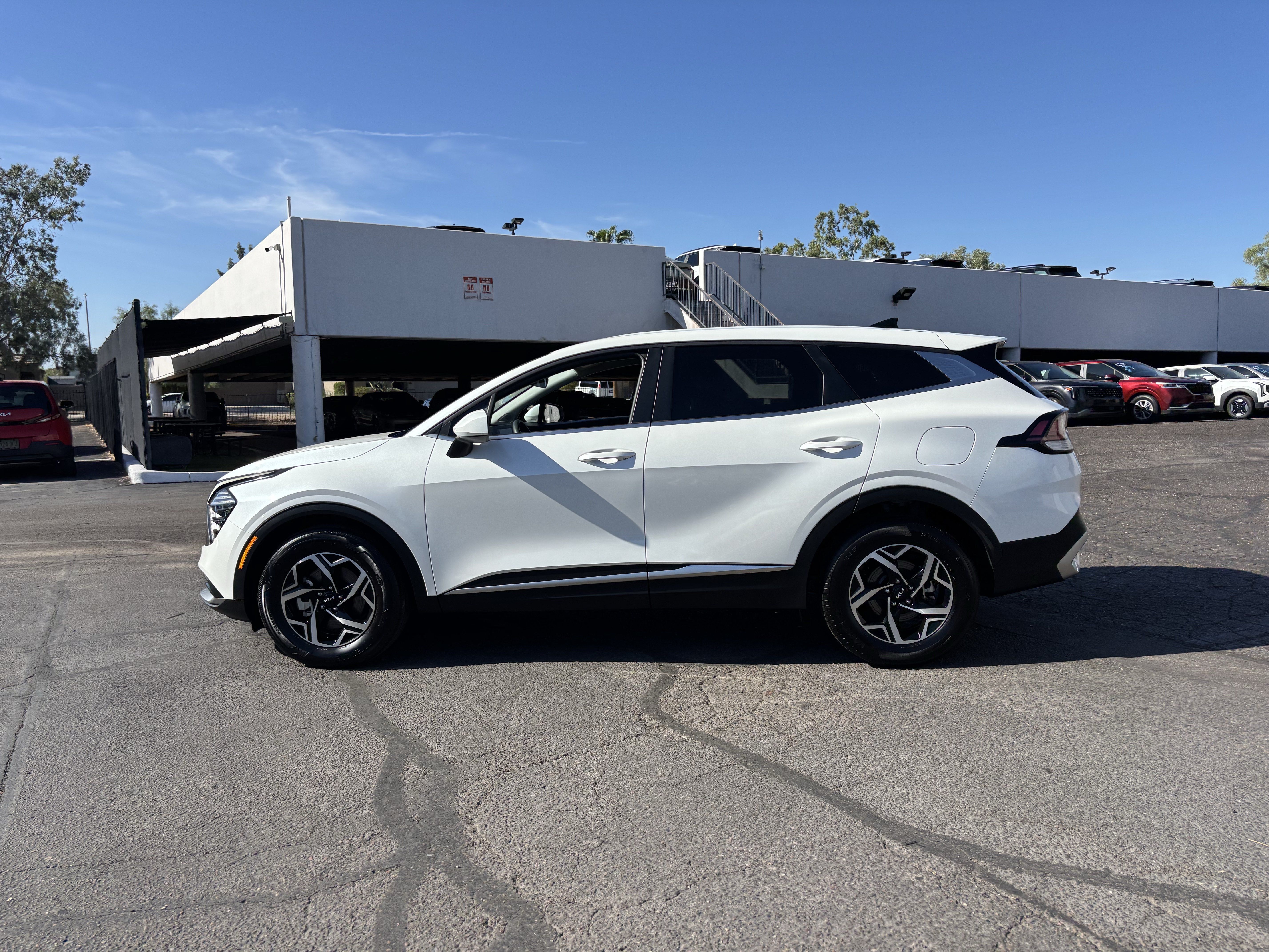 Certified 2025 Kia Sportage LX FWD image 5
