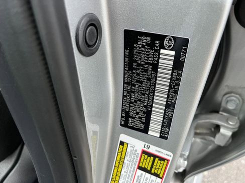 Used 2025 Toyota Camry LE image 28