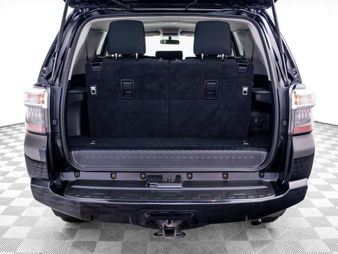 Used 2019 Toyota 4Runner SR5 AWD/4WD image 33