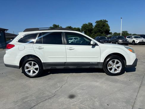 Used 2013 Subaru Outback 2.5i Premium w/ All-Weather Pkg AWD/4WD image 3