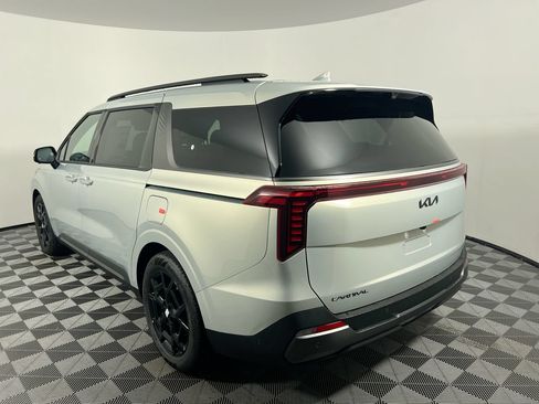 New 2026 Kia Carnival SX w/ SX Dark Edition Package FWD image 7