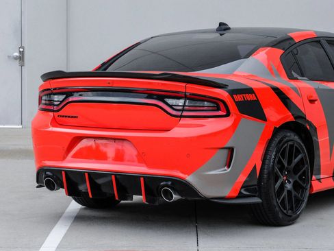 Used 2017 Dodge Charger R/T RWD image 13