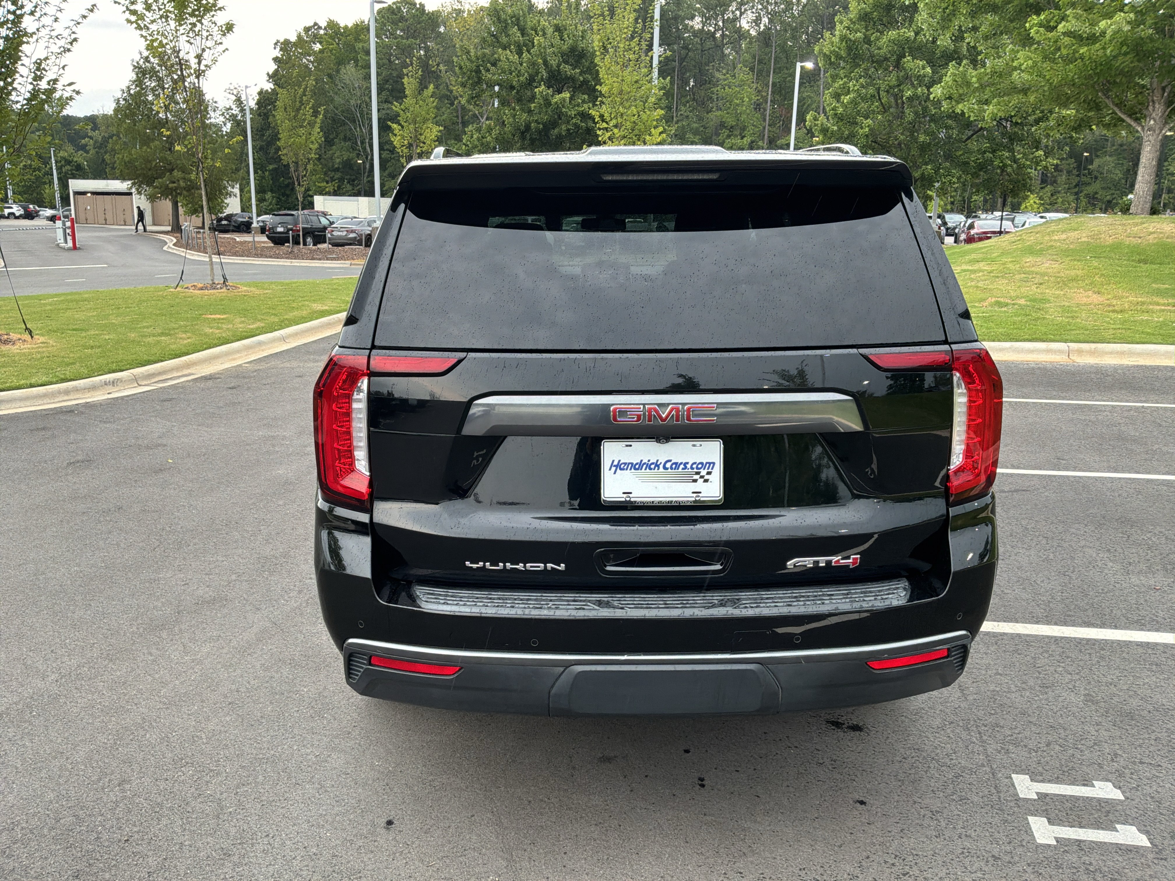 Used 2021 GMC Yukon AT4 w/ AT4 Premium Package AWD/4WD image 9