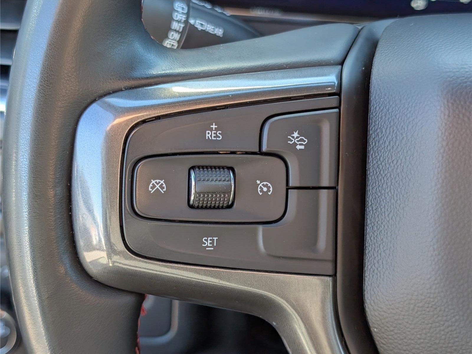 Used 2024 Chevrolet Suburban RST RWD image 26