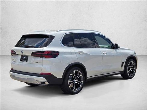 Used 2026 BMW X5 xDrive50e w/ Premium Package AWD/4WD image 2