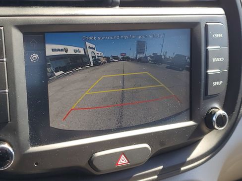 Used 2025 Kia Soul LX w/ LX Technology Package image 25